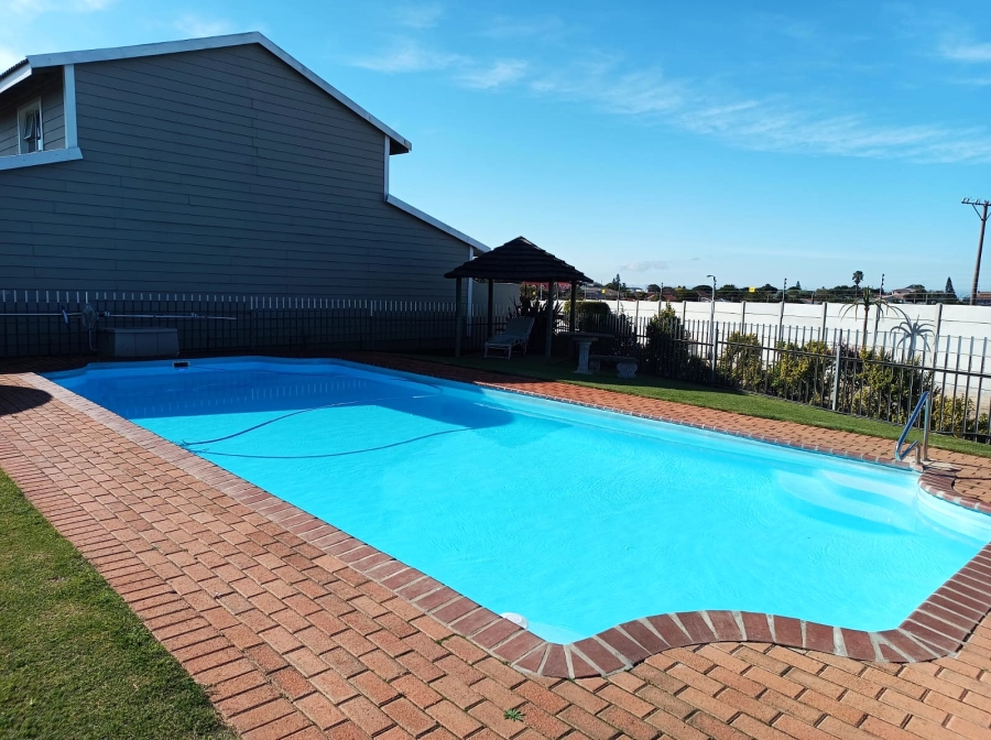 2 Bedroom Property for Sale in Hartenbos Central Western Cape